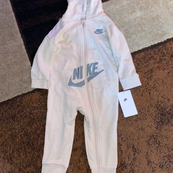 Nike jumpsuit - Picture 1 of 3